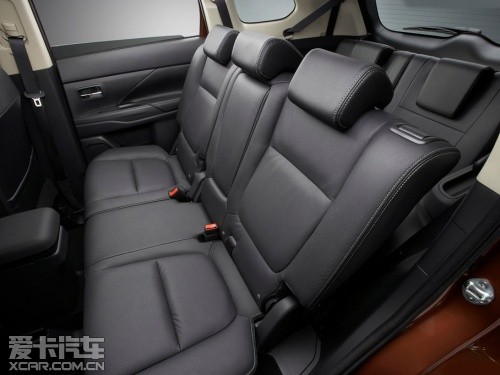 三菱2013款歐藍(lán)德 三菱2013款歐藍(lán)德