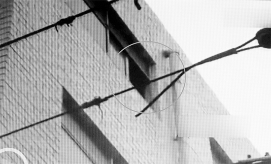 9月8日，鄭州航海路，一小伙兒因找不到工作跳樓輕生 視頻翻拍