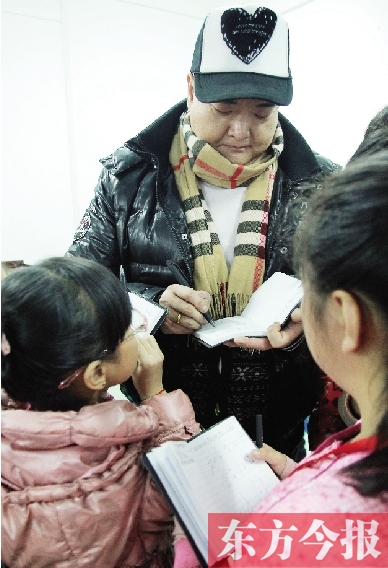 范軍成為小記者俱樂(lè)部藝術(shù)指導(dǎo)老師