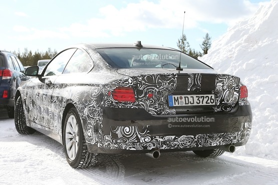 寶馬4系量產(chǎn)版內飾照 與新3系如出一轍