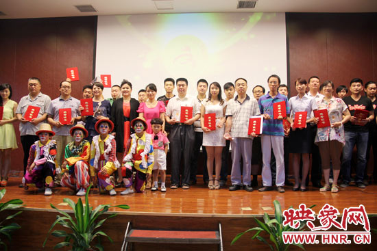 經(jīng)過網(wǎng)絡(luò)投票和專家評審，最終農(nóng)民兄弟樂隊的歌曲《中國夢》、動畫片《紅孩兒與大學(xué)院》以及《中原福塔兒童