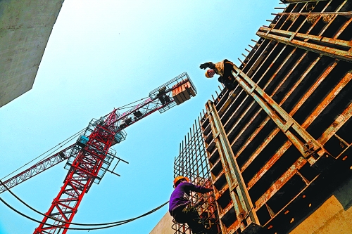 箱基槽正在施工。