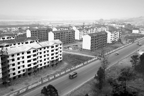 1月14日，宜陽縣正在建設(shè)的靈山新型農(nóng)村社區(qū)已現(xiàn)雛形。