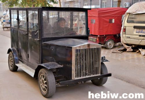 鶴壁農(nóng)民花費萬余元自制一輛“勞斯萊斯”