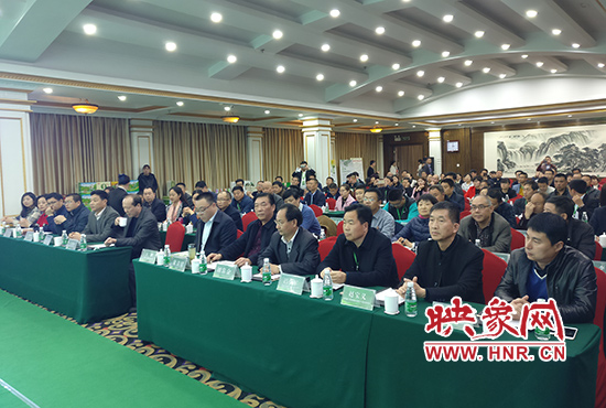 全國農業(yè)專家聚集許昌聊“椿”事 成立香椿產業(yè)聯(lián)盟