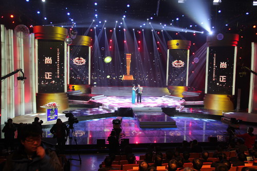 1月18日晚，2012年河南十大三農(nóng)新聞人物在河南電視臺演播廳揭曉。