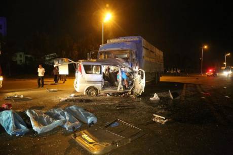 哈爾濱車禍致8人遇難 哈爾濱車禍致8人遇難