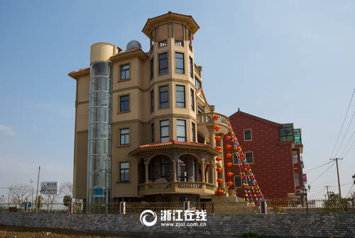 史上最壕農(nóng)居房:游泳池+觀(guān)光電梯 史上最壕農(nóng)居房:游泳池+觀(guān)光電梯