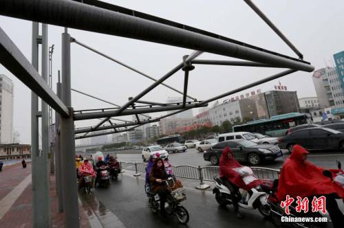 鄭州街頭遮陽(yáng)棚 鄭州街頭遮陽(yáng)棚