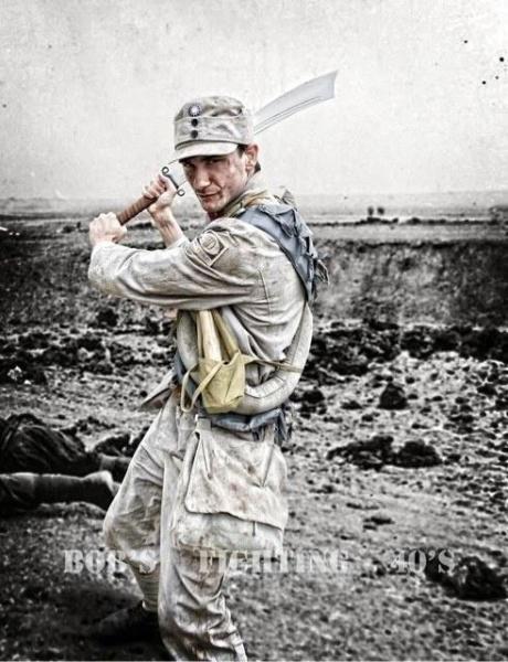 外國(guó)軍迷扮演中國(guó)抗戰(zhàn)軍人