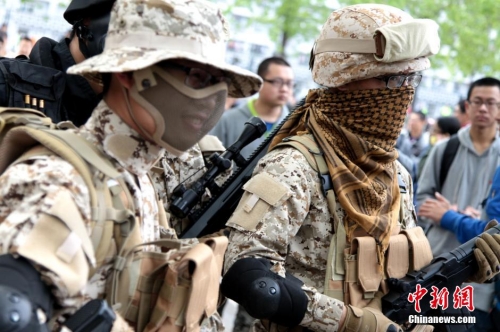 “Cosplay”美女云集西安交大櫻花節(jié) “Cosplay”美女云集西安交大櫻花節(jié)