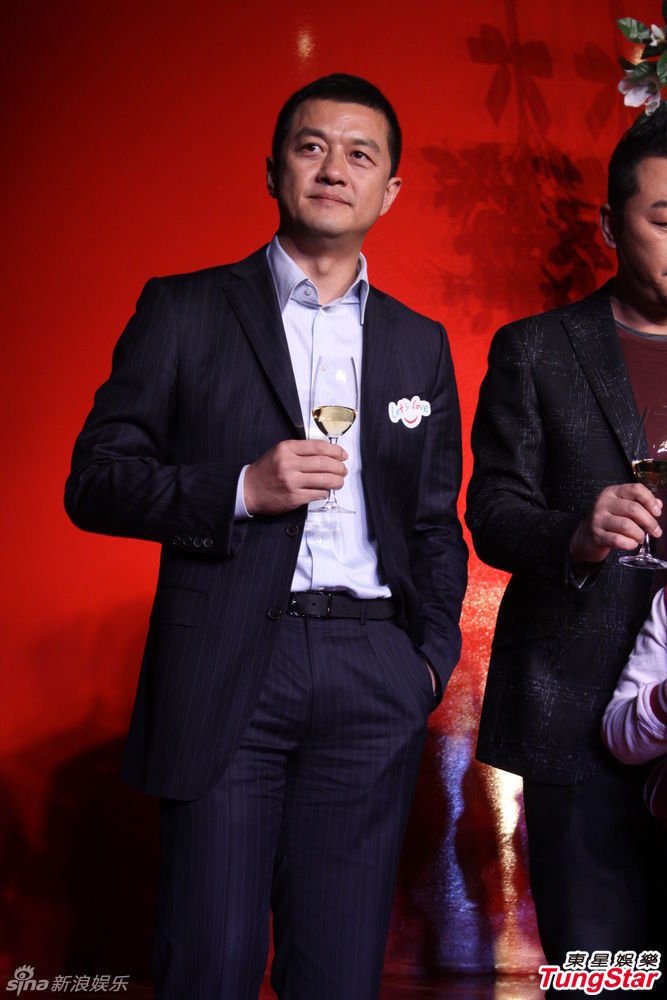 李亞鵬、郭濤父子相活動