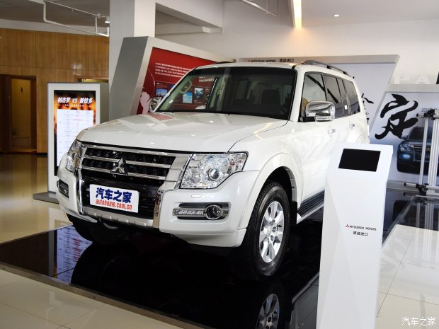 三菱(進(jìn)口) 帕杰羅(進(jìn)口) 2016款 3.0L 自動(dòng)豪華版 國(guó)IV 三菱(進(jìn)口) 帕杰羅(進(jìn)口) 2016款 3.0L 自動(dòng)豪華版 國(guó)IV