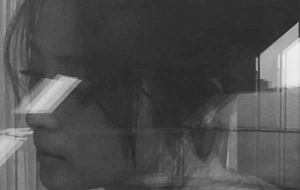 蔣勤勤吊帶美照。