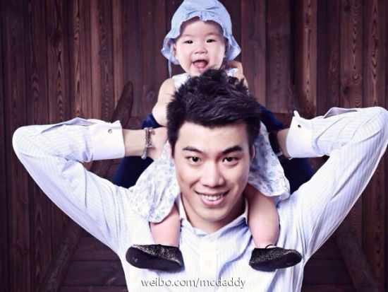 黃奕前夫黃毅清和女兒 黃奕前夫黃毅清和女兒