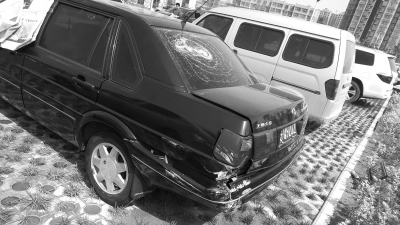 張先生的車(chē)輛受損嚴(yán)重 張先生的車(chē)輛受損嚴(yán)重