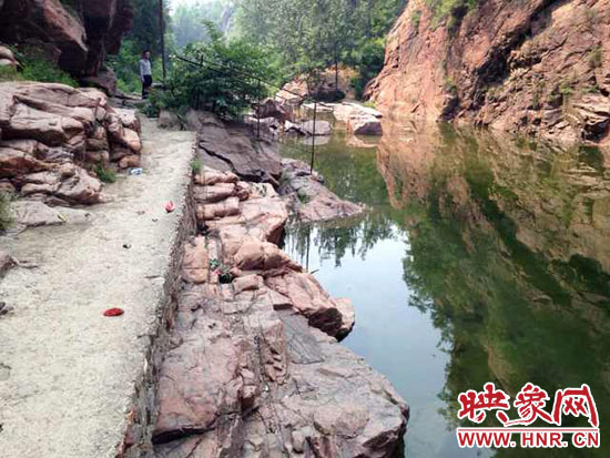 游客落水處。