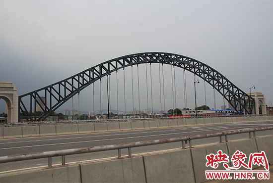 南水北調焦作城區(qū)內的人民路橋