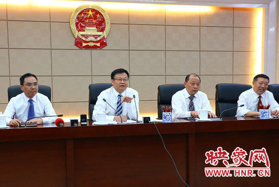 專題詢問會結(jié)束后，省人大組織召開記者提問會。