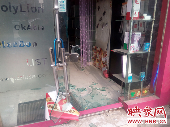 被砸的門(mén)店