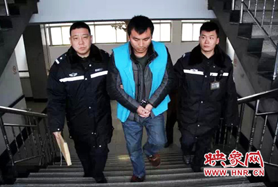 警方已經(jīng)將肇事嫌疑人控制。