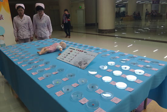 鄭州市兒童醫(yī)院舉行的首屆兒童氣道、食道異物展