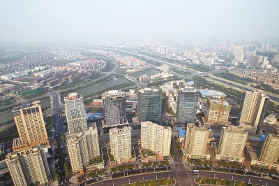 不少網友認為，不動產統(tǒng)一登記會使房價下跌。