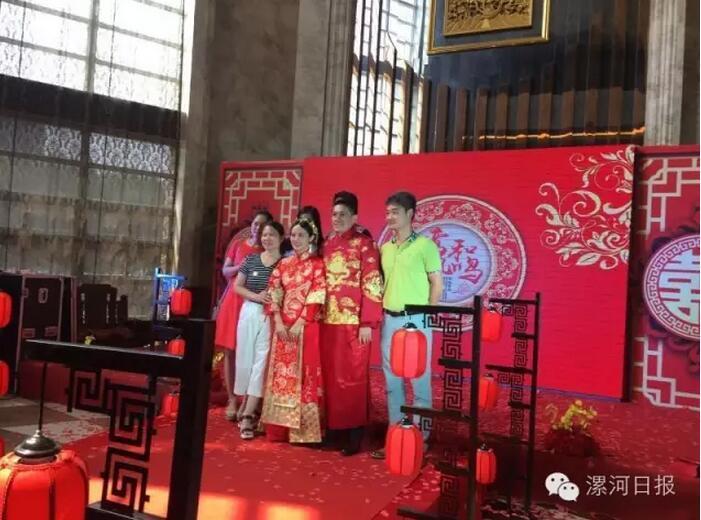 婚禮現(xiàn)場(chǎng)。