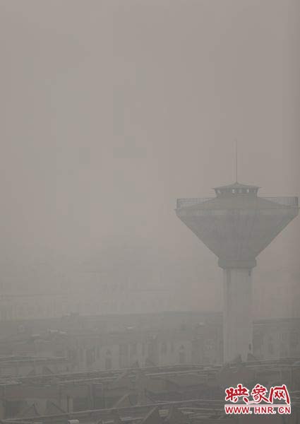 遠處灰蒙蒙一片 遠處灰蒙蒙一片