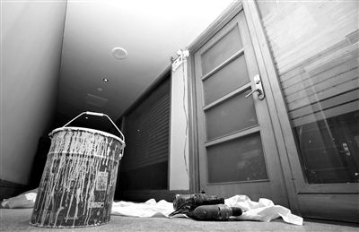 昨日，首師大公布的北京致遠東方教育科技有限公司和工商局網(wǎng)站公司注冊地空無一人。新京報記者 黃月 攝