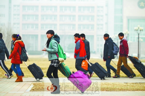 這不是拉桿箱的秀臺(tái)，這是行李的改頭換代，今天，你“拉桿箱”了嗎？