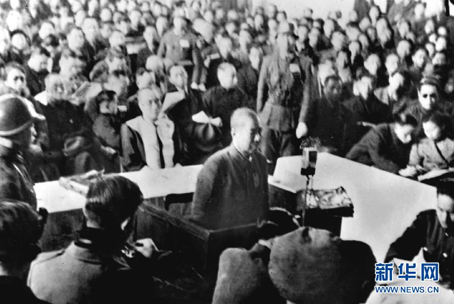 這是抗日戰(zhàn)爭勝利后，制造南京大屠殺的主要罪犯、日軍第6師團(tuán)師團(tuán)長谷壽夫被押上審判臺(tái)并被處死刑。