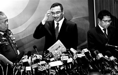 當(dāng)?shù)貢r(shí)間2014年3月12日，馬來(lái)西亞雪邦，馬來(lái)西亞交通部長(zhǎng)希山慕丁出席新聞發(fā)布會(huì)。