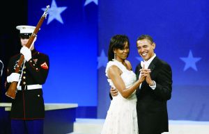 奧巴馬夫婦去年總收入298.8萬(wàn)元人民幣。