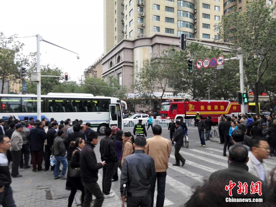 自治區(qū)和烏魯木齊市有關(guān)部門迅速處置，傷員已全部送往醫(yī)院救治。