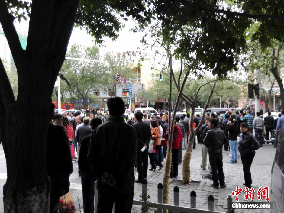 自治區(qū)和烏魯木齊市有關(guān)部門迅速處置，傷員已全部送往醫(yī)院救治。