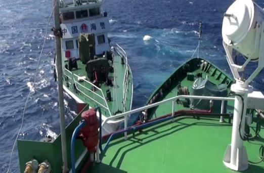 越南拍攝的中國?？樟α孔o(hù)衛(wèi)981鉆井平臺。