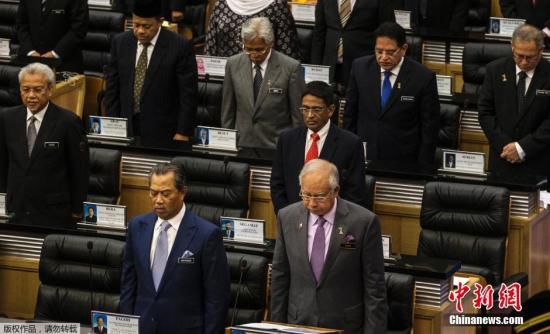 大馬欲起訴“擊落”MH17嫌疑人 或面臨法律問(wèn)題 大馬欲起訴“擊落”MH17嫌疑人 或面臨法律問(wèn)題