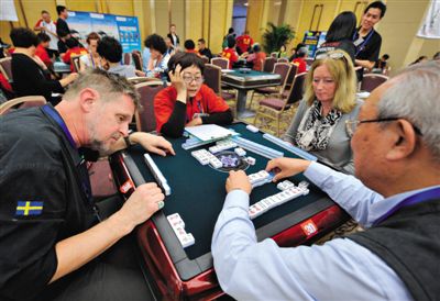 2012年10月28日，重慶，“第三屆世界麻將錦標賽”拉開戰(zhàn)幕，不少國外選手前來參賽。