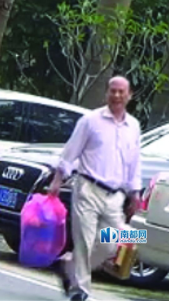 曝副局長(zhǎng)駕公車(chē)探懷孕情婦 紀(jì)委：正在調(diào)查(圖)