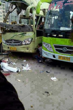 爆炸現(xiàn)場(chǎng)。圖片來自網(wǎng)絡(luò)