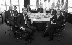 4月15日,日本外相岸田文雄(左二)參加G7外長會 新華社發(fā) 4月15日,日本外相岸田文雄(左二)參加G7外長會 新華社發(fā)