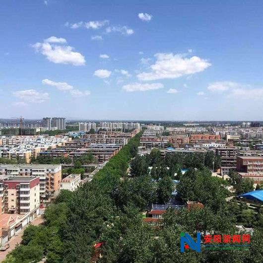 網(wǎng)友曬出的安陽(yáng)藍(lán) 圖片來源：安陽(yáng)新聞網(wǎng)