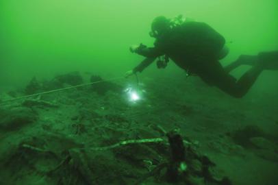 水下測繪。（圖據(jù)國家文物局水下文化遺產(chǎn)保護中心）
