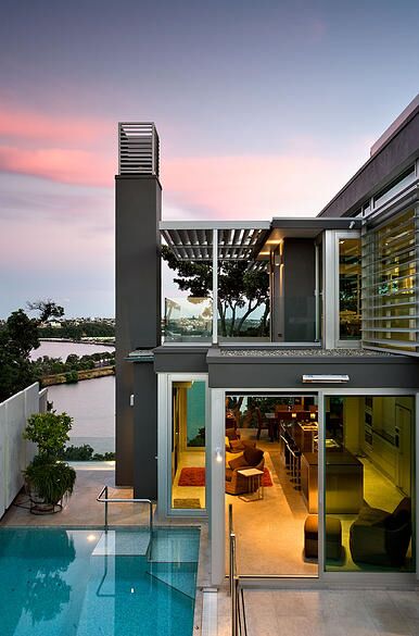 近日，新西蘭華人土豪再次出手，以1010萬的價(jià)格購買了位于Parnell的一座無敵海景豪宅。