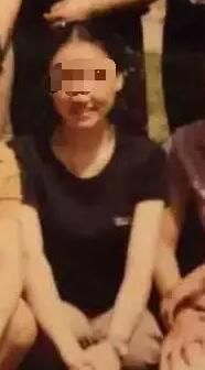 吳老師教音樂，已在該校工作十幾年。