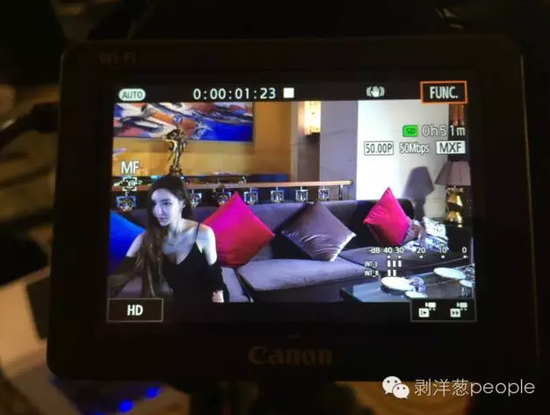 直播中的王瑞兒。攝影：于亞妮