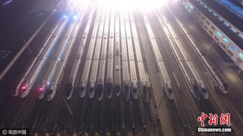 資料圖：高鐵“萬箭齊發(fā)”勢如“陸地航母”。 圖片來源：視覺中國
