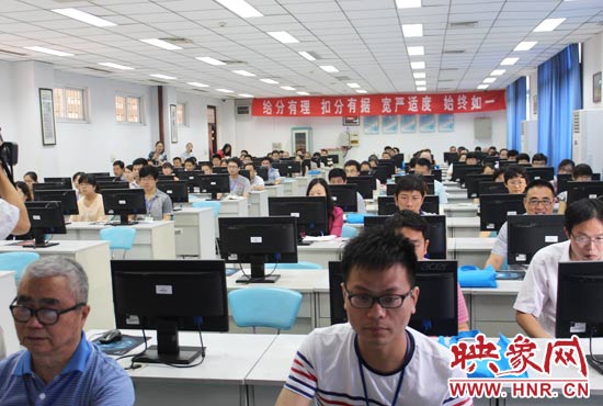 與書面評卷相比,網(wǎng)上評卷由系統(tǒng)自動進(jìn)行分發(fā),減少了試卷過程的周轉(zhuǎn),提高了評卷的工作效率。