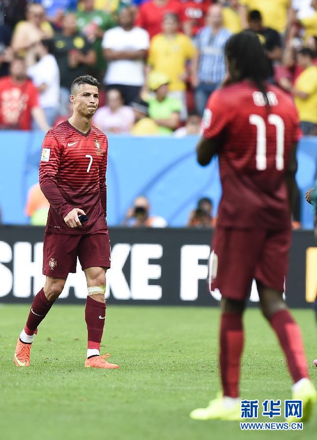 6月26日，葡萄牙隊球員克·羅納爾多（左）在比賽中。